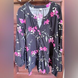 Old Navy Women’s Plus Floral Black and Pink Women's Top